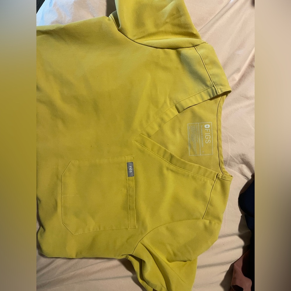Figs yellow scrub top